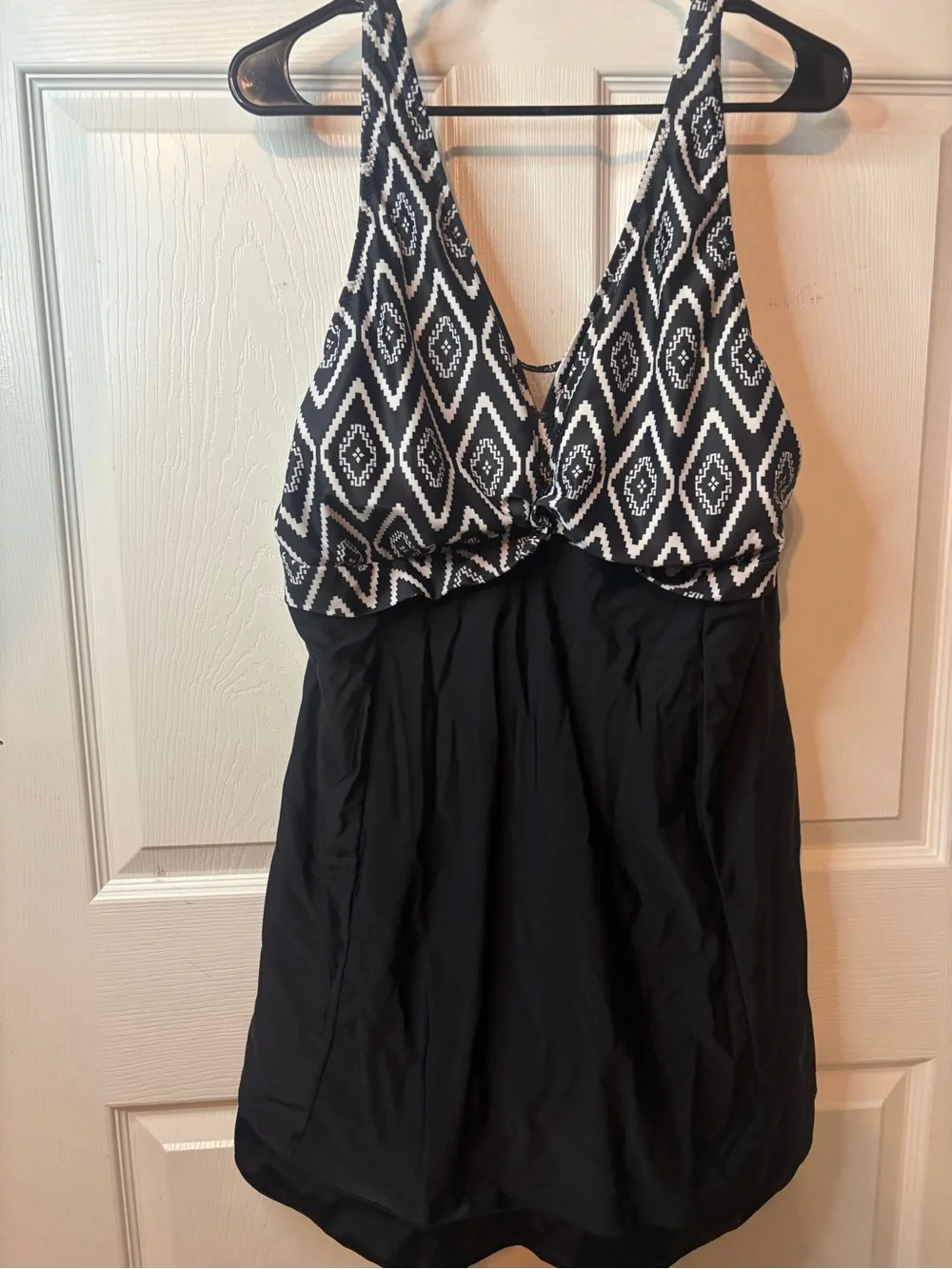 Woman’s 3X Plus Size Black and White Geometric Swim suit